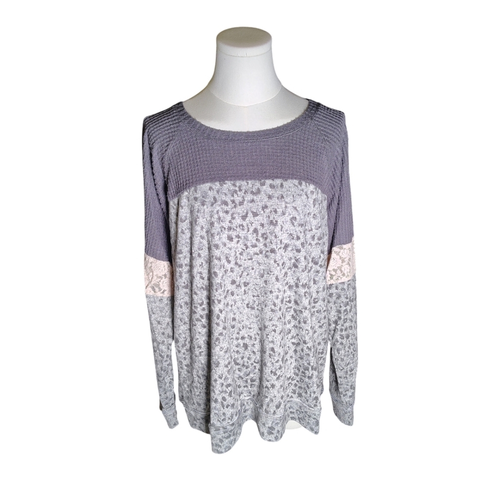 NWOT Knox Rose Soft Gray Leopard Print Tee With Pale Pink Lace Size Extra Large